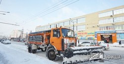 На улицы Харькова выехала снегоуборочная техника