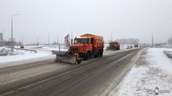 На Харьковщине продолжают ликвидировать последствия снегопада (ФОТО)