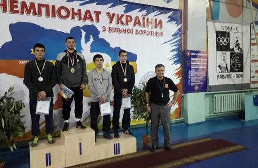 Харьковские борцы успешно выступили на чемпионате Украины