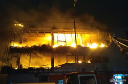 В Харькове сгорел торговый центр (ФОТО, ВИДЕО)