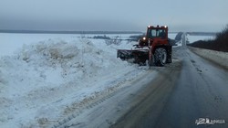 Как расчищают от снега трассы в Харьковской области (ФОТО, ВИДЕО)