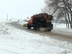 Как расчищают от снега трассы в Харьковской области (ФОТО, ВИДЕО)