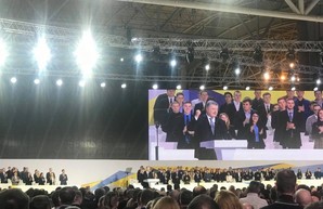 Порошенко объявил, что будет участвовать в президентских выборах