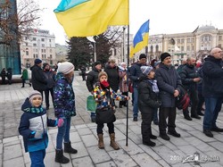 Харьковчане вышли на пикет против повышения тарифов на проезд в транспорте (ФОТО)