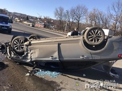 На Журавлевском мосту столкнулись две иномарки, пострадали три человека (ФОТО)