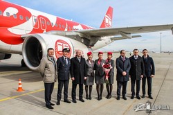 Вице-губернатор, президент Ernest Airlines и ректор Каразинки открыли в аэропорту Ярославского прямое авиасообщение с Италией