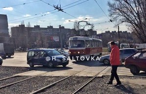 В Харькове иномарка столкнулись с трамваем (ФОТО)
