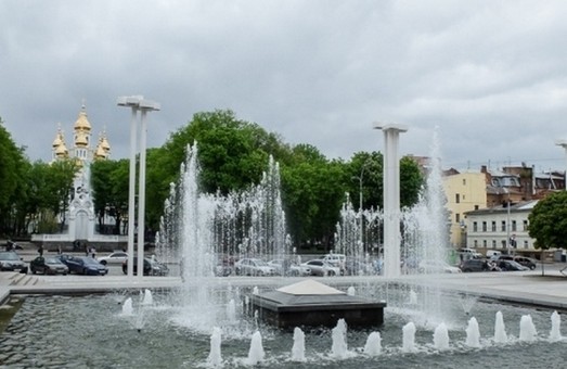 В Харькове открылся сезон фонтанов