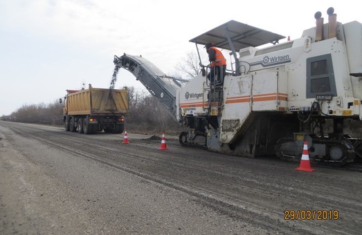 Как выполняется ремонт дороги Мерефа-Лозовая-Павлоград (ФОТО)