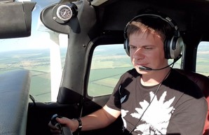 Дмитрий Комаров в команде опытных пилотов совершит рекордный полет через всю Украину