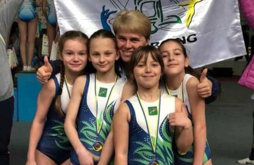 Юные харьковские акробаты завоевали медали чемпионата Украины