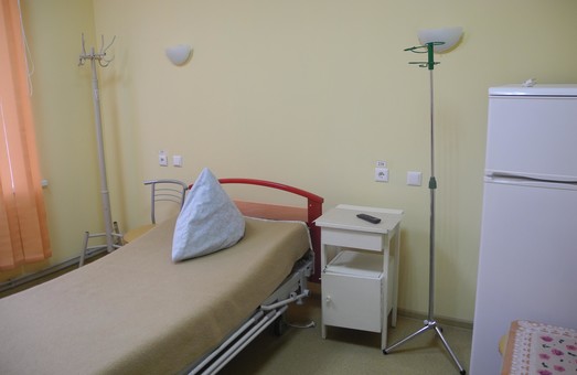 В Изюмской городской больнице завершили капремонт отделений на всех 4-х этажах