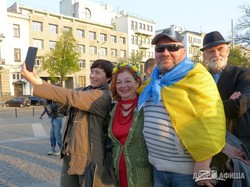 Харьковчане вошли на митинг в поддержку Закона о языке (ФОТО)