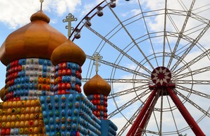 Парк Горького приглашает харьковчан на фольклорный праздник «Пасхальні візерунки»