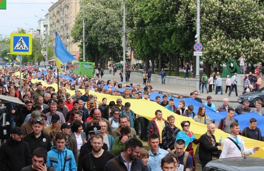 Харьковчане вышли на акцию против сноса палатки «Все для победы» (ФОТО)