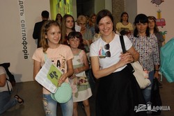 Сергей Жадан и другие писатели наградили детей-критиков из Донбасса на «Книжковому Арсеналі»
