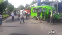 В Харькове – ДТП с пассажирской маршруткой, пострадали 15 человек (ФОТО)
