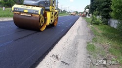 Дорожники меняют покрытие на участке дороги Дергачи - Казачья Лопань (ФОТО)