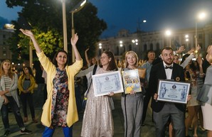 Наталья Мосейчук и EdCamp Ukraine просят харьковчан принести книги для детей, которые учатся в больницах