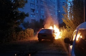 В Харькове за сутки сгорели два автомобиля (ФОТО)