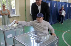 Кернес проголосовал на выборах в Верховную Раду