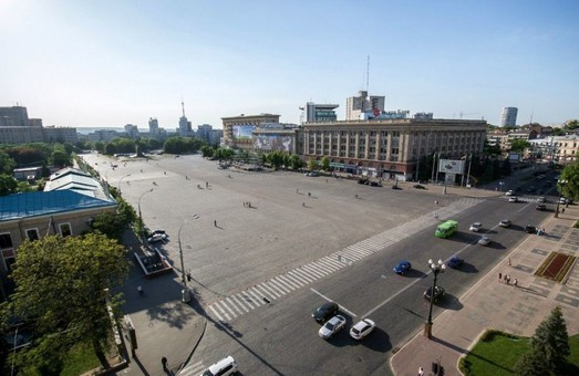 Площадь Свободы до конца августа частично закроют для движения