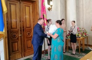 В ХОГА вручили государственные награды матерям-героиням (ФОТО)