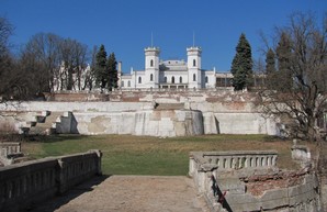 На Харьковщине продолжается восстановление Шаровского дворца