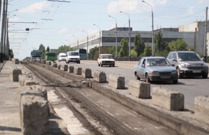 На Коммунальном мосту временно меняется схема движения транспорта
