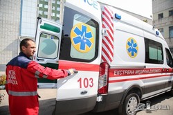 Светличная передала областной больнице ключи от новых «скорых» (ФОТО)