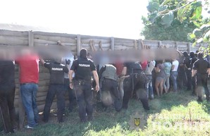 Харьковская полиция задержала нападавших на журналистов (ФОТО, ВИДЕО)