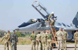 Харьковские курсанты учились запускать ракеты и стрелять из пушки (ФОТО)