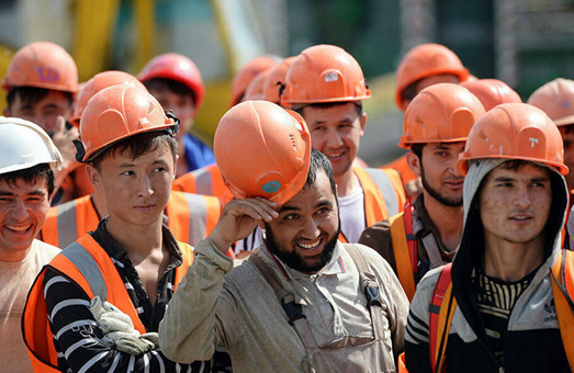 Любимого подрядчика Харьковского горсовета оштрафовали за «нелегалов»