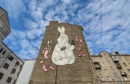 Огромный кролик появился в Харькове (ФОТО)
