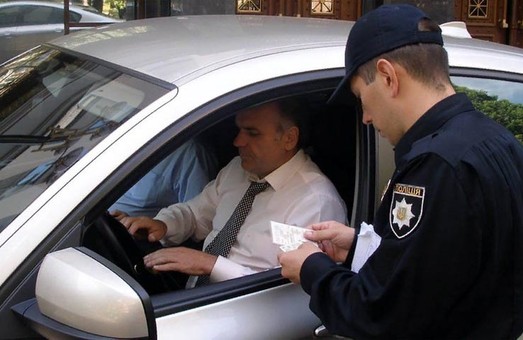 Не прокатило. Харьковчанин с фейковой «ксивой» попался полиции