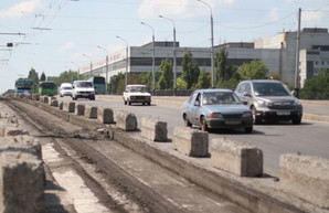 Полицейские расследуют дело по ремонту моста на проспекте Ландау