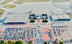 Пятнадцатилетний путешественник стал миллионным пассажиром харьковского аэропорта Ярославского