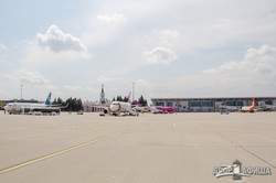 Пятнадцатилетний путешественник стал миллионным пассажиром харьковского аэропорта Ярославского