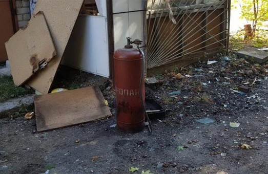 В общежитии под Харьковом взорвался газ: разрушена квартира, есть пострадавшие (ФОТО)