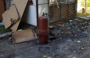В общежитии под Харьковом взорвался газ: разрушена квартира, есть пострадавшие (ФОТО)