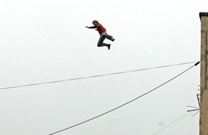 ЧП под  Харьковом: школьница прыгнула с высоты, чтобы умереть