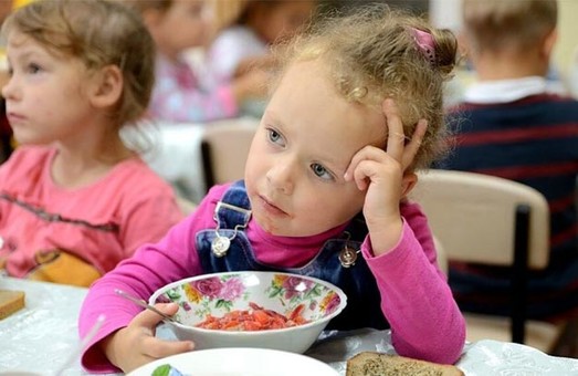 Харьковчане просят для детей больше фруктов, овощей и злаков