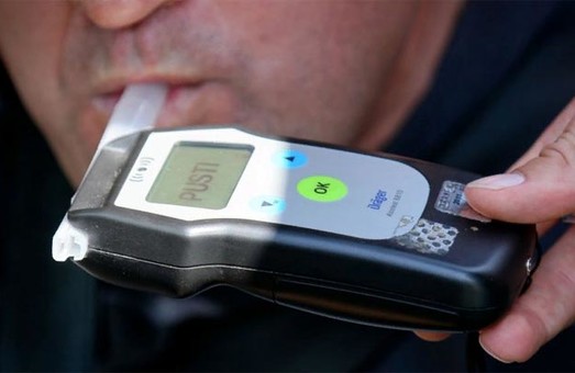 Пьяный «в дрова» водитель врезался в харьковский троллейбус (ФОТО)