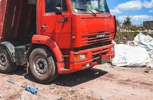 Работник свалки под Харьковом загрязнял землю сульфатами и нитратами