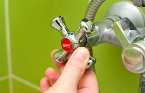 Без горячей воды остаются жители более 100 улиц Харькова