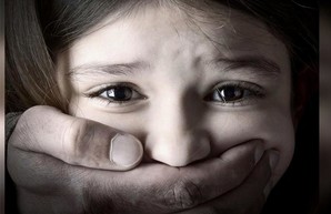 «Хотела подвезти»: жительница Харьковщины похитила дочь соперницы