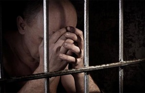 Избил беременную и сбросил с обрыва: суд вынес приговор жителю Харьковщины