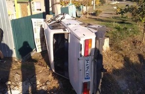 Школьник разбил вдребезги машину в ДТП под Харьковом и застрял в ней (ФОТО)