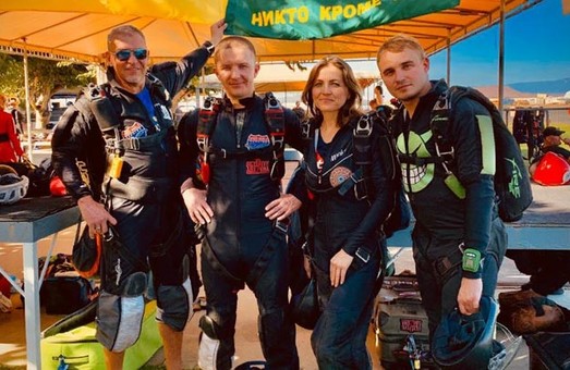 Харьковские парашютисты показали в небе мировой рекорд (ФОТО)