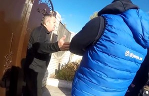 Харьковские активисты наведались к бизнесмену, нокаутировавшему девушку на «пешеходке»